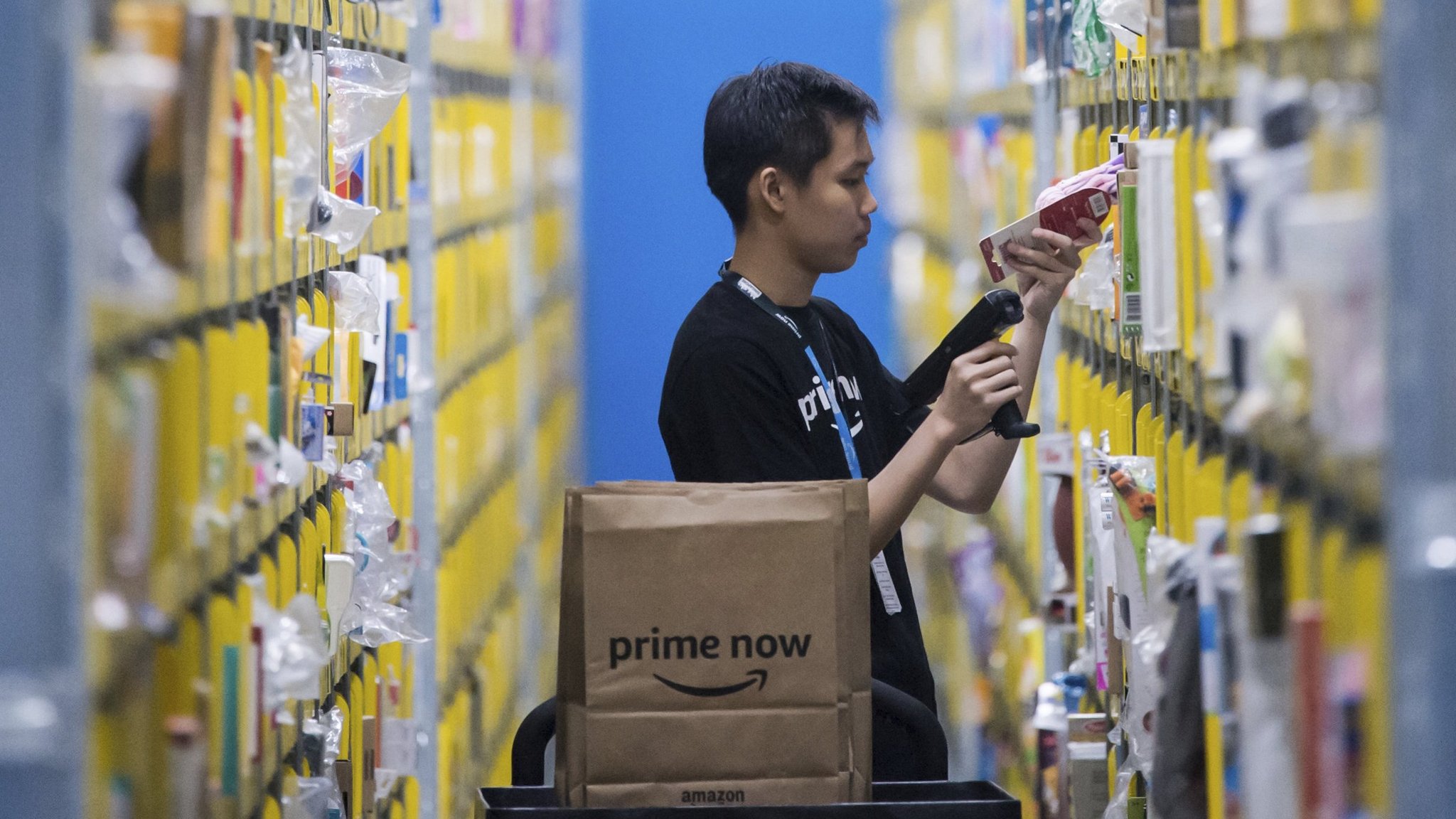 Amazon sticks with investment plans despite blow to profits