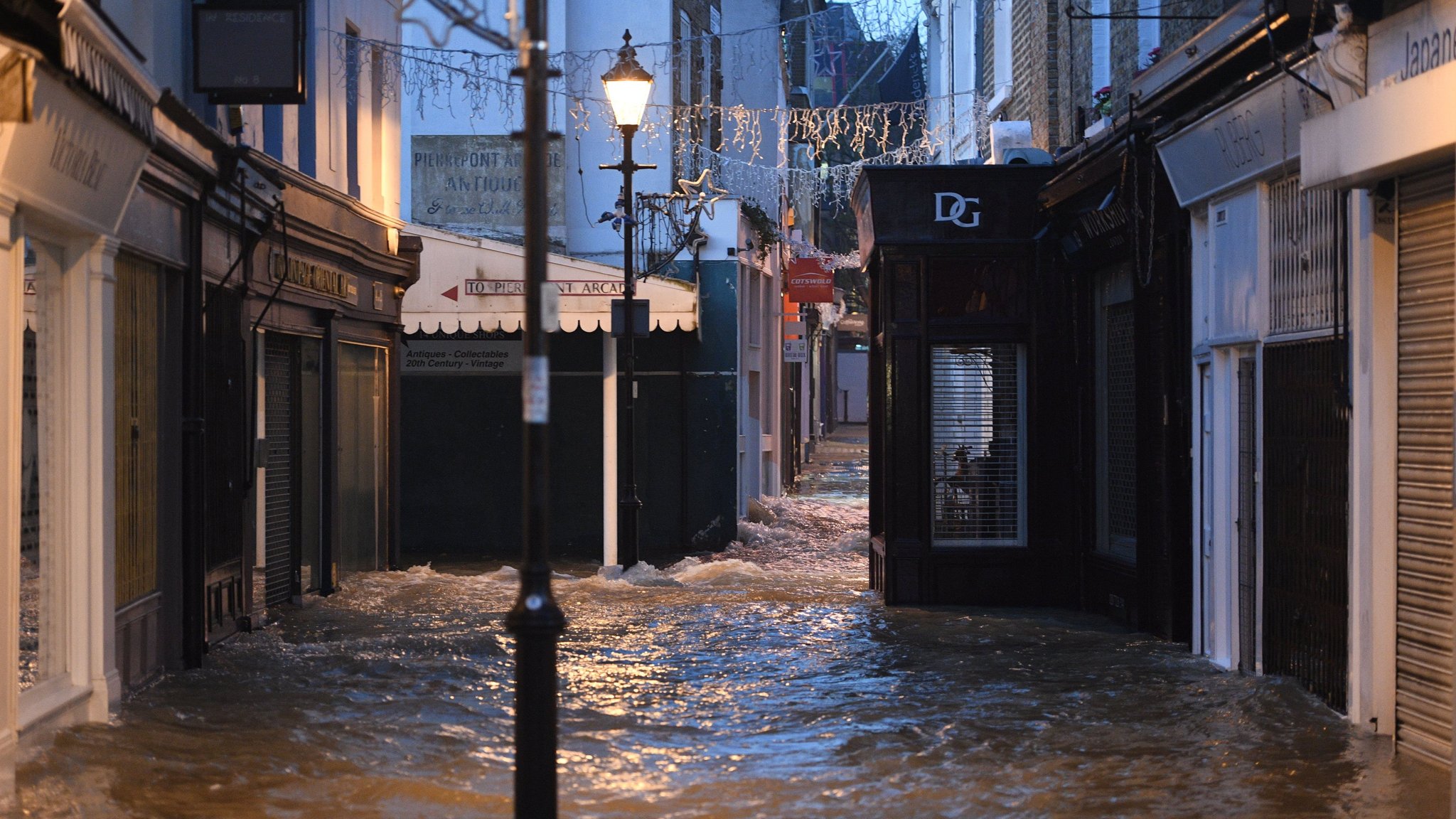 thames water battles rising tide of complaints financial times