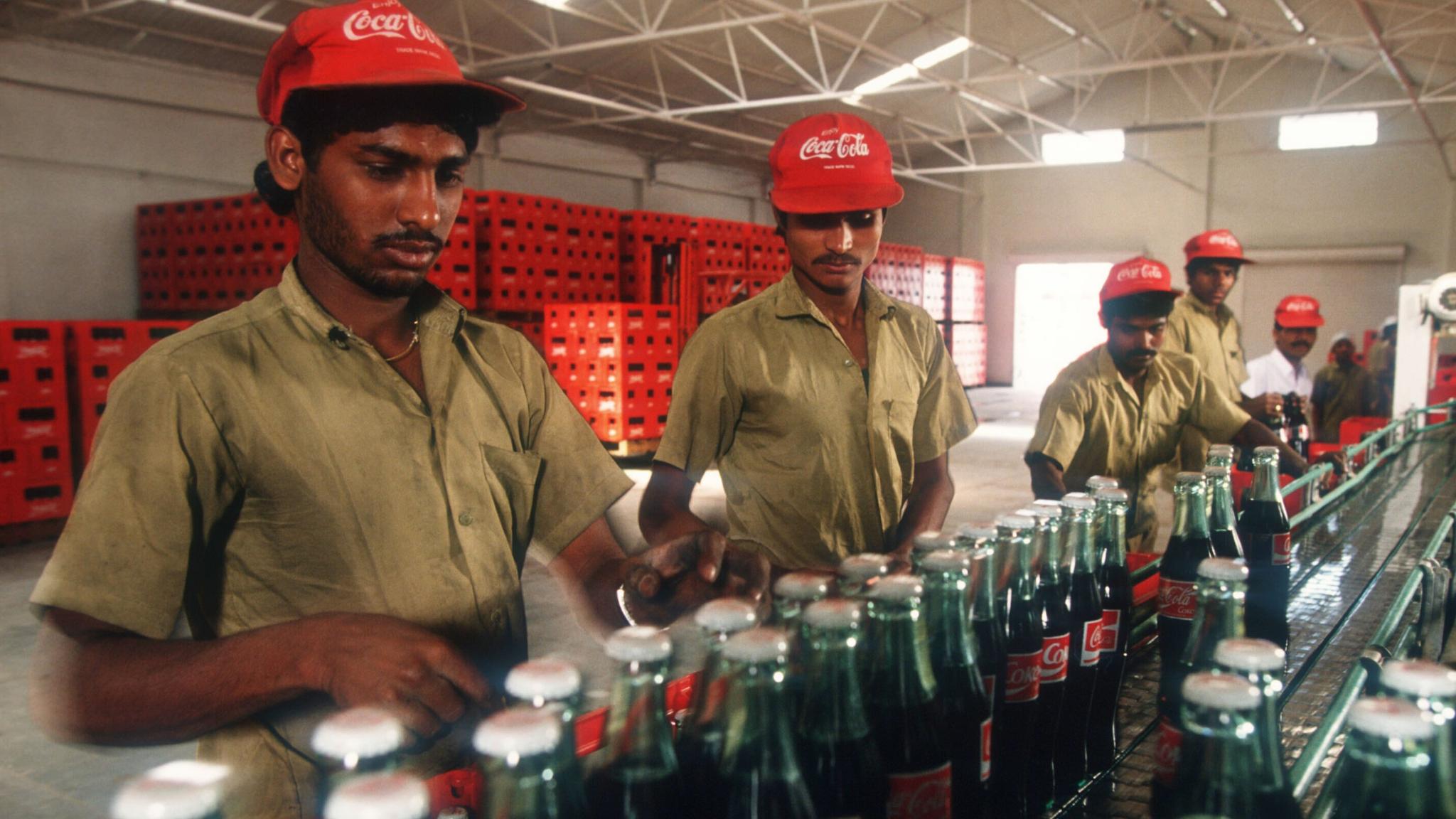 insertar-gaviota-redondear-a-la-baja-coca-cola-manufacturing-plant