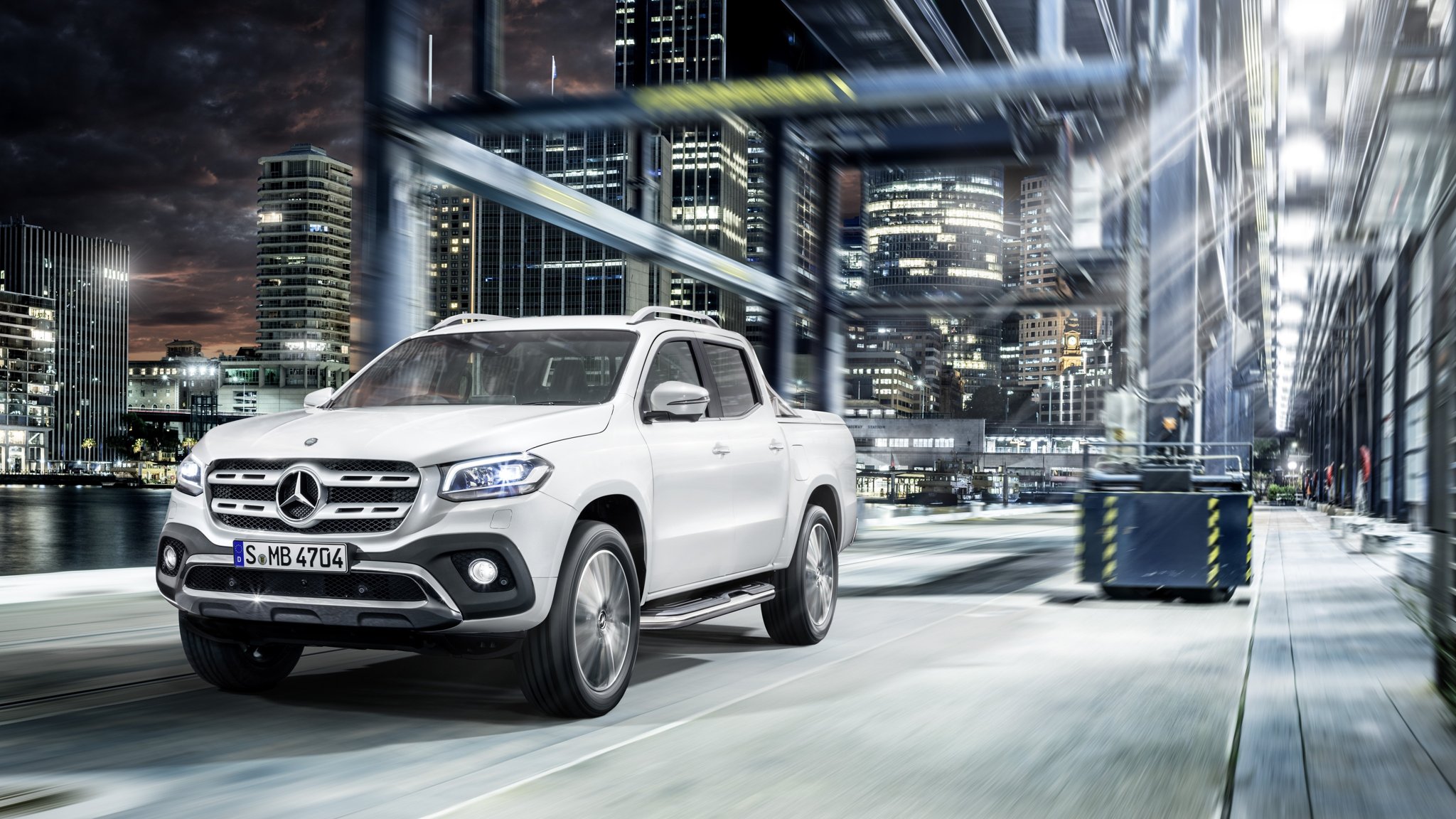 Mercedes Bets On Premium Pick Up Truck Market Financial Times