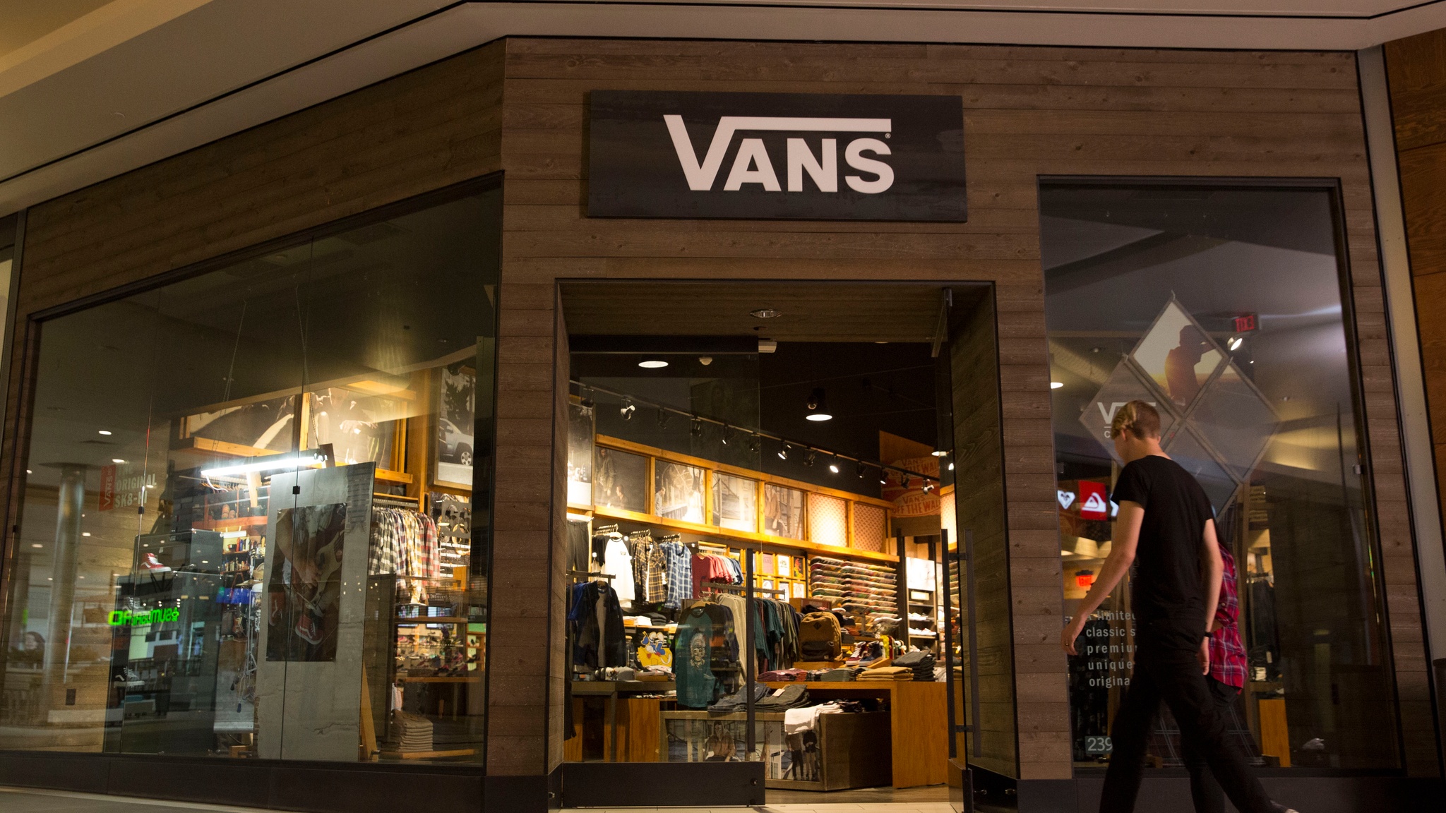 vans pacific mall