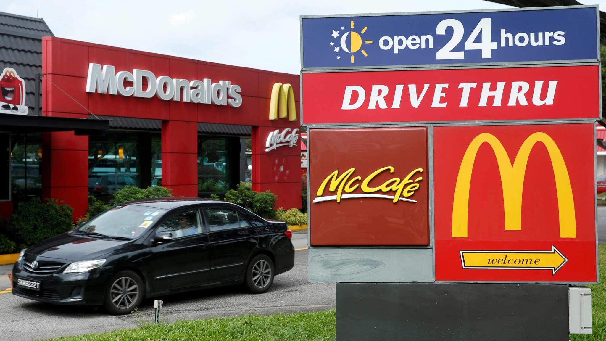 Mcdonalds Speeds Restaurant Upgrades As Us Sales Lag Financial Times