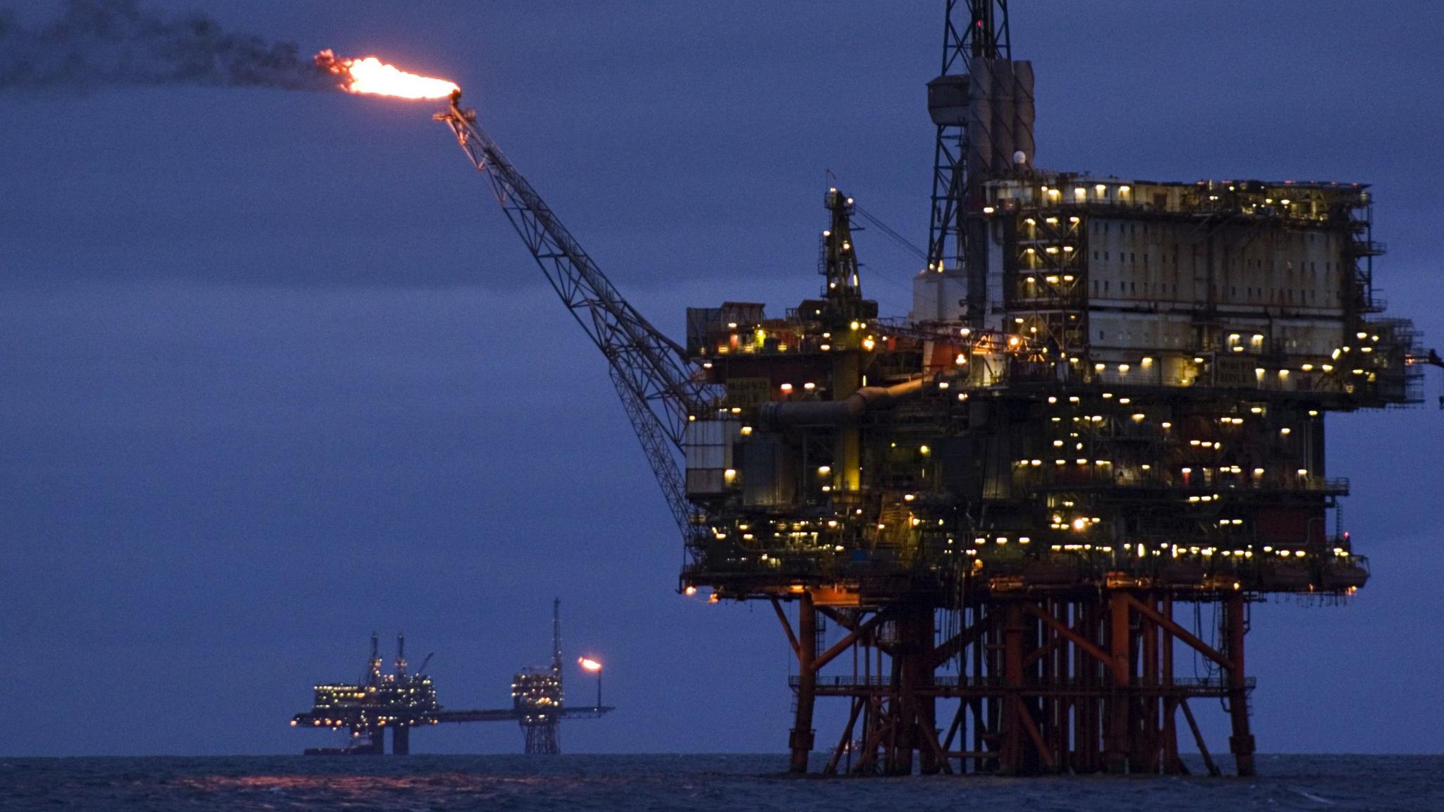 oil-explorers-predict-10-000-more-job-losses-in-north-sea-sector-financial-times