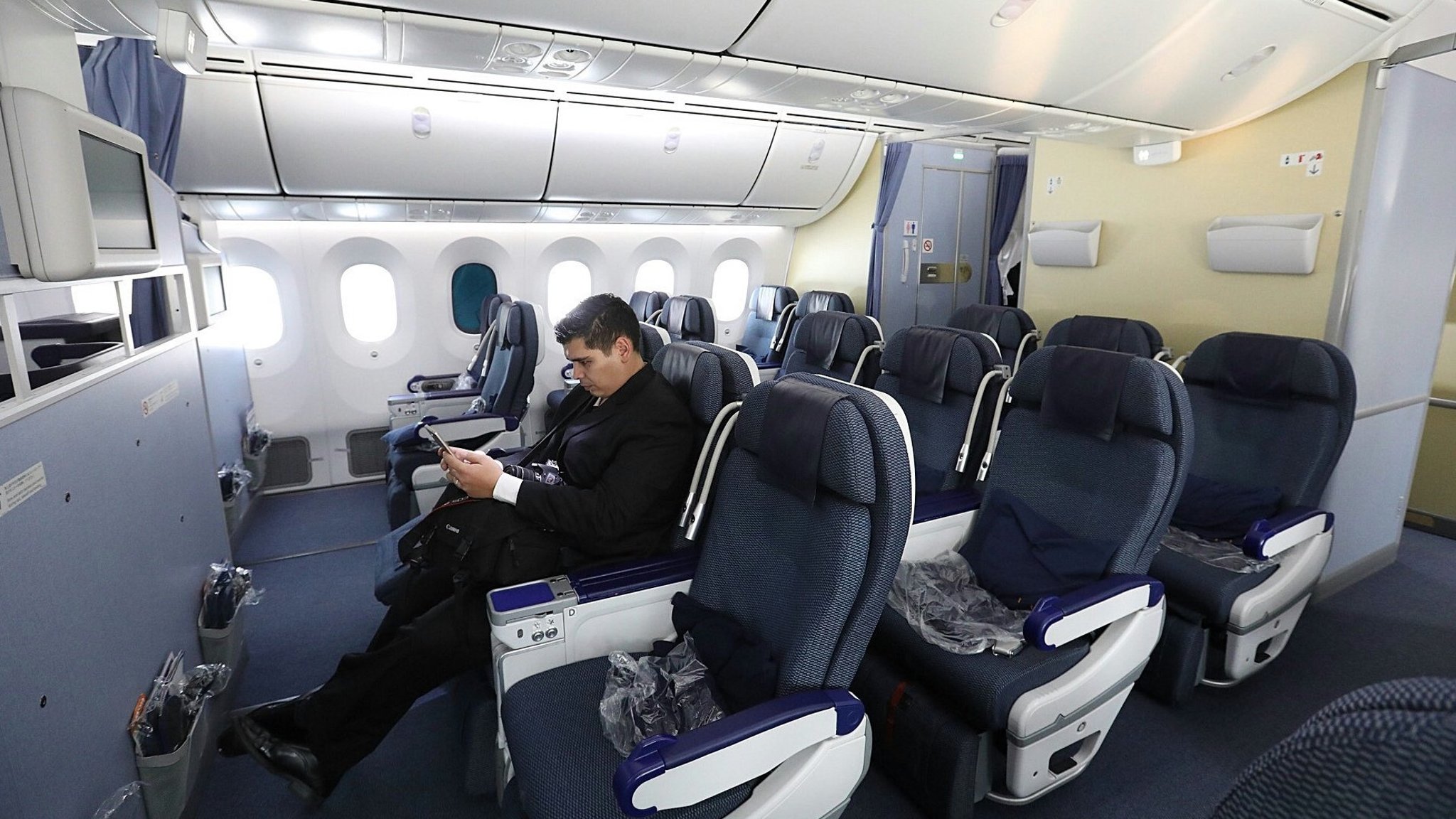 Why airlines are rushing to add premium economy seats | Financial Times