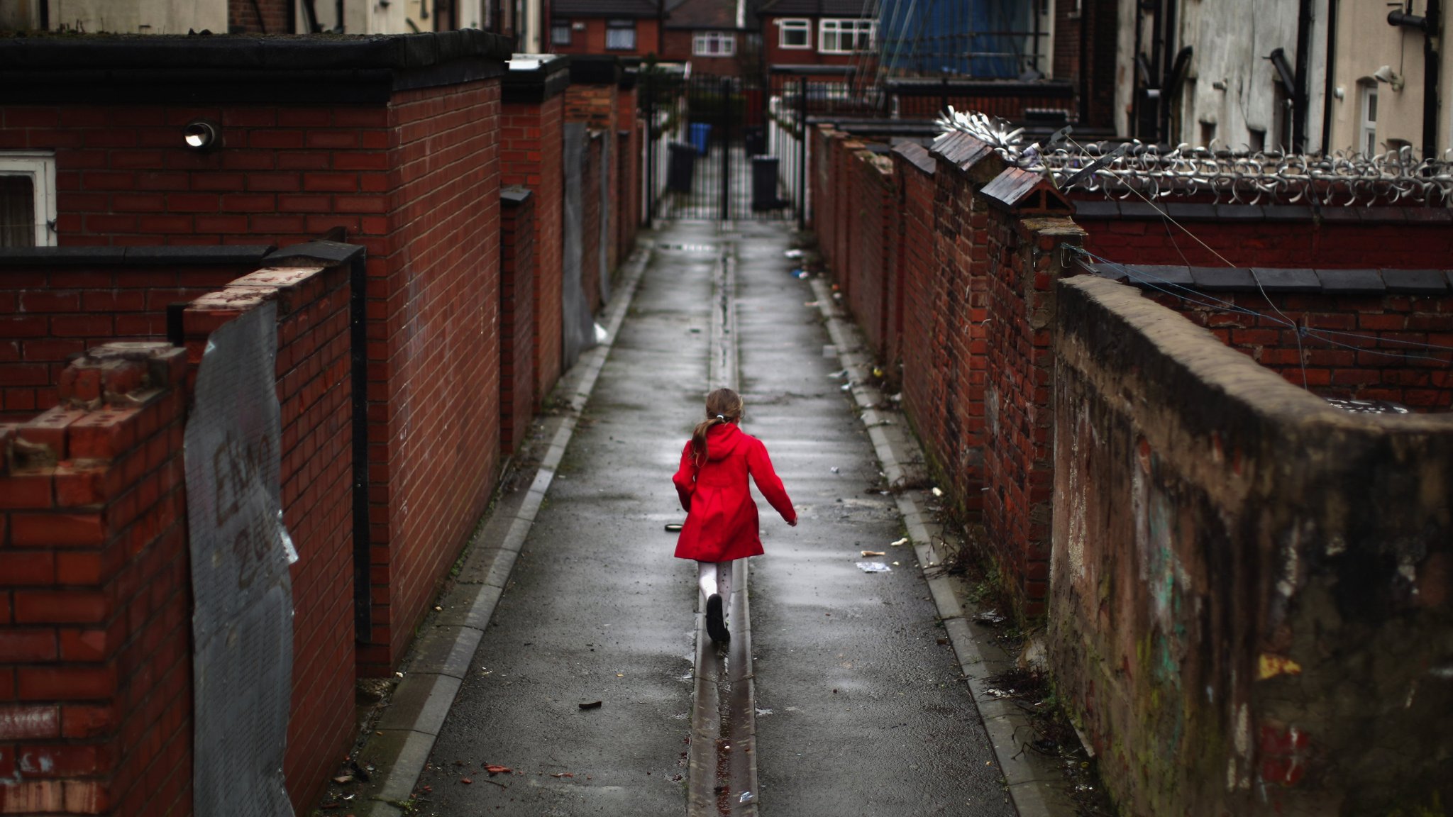 Pupils from wealthy homes tend to earn more