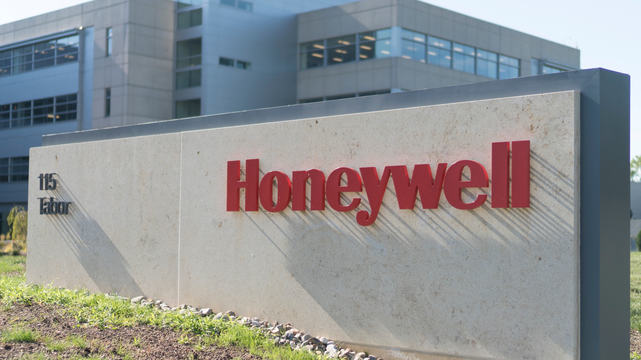 Honeywell Profits Bolstered By Strength In Aerospace Division Financial Times