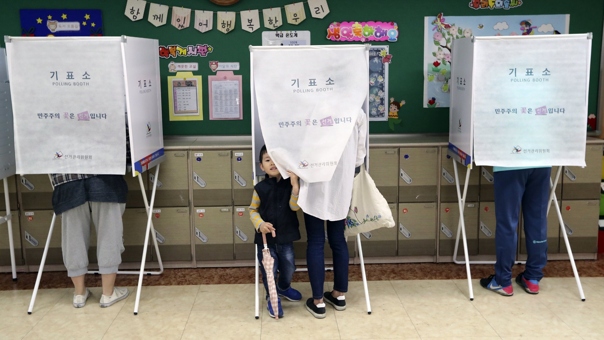 South Koreans vote for new president with record turnout expected
