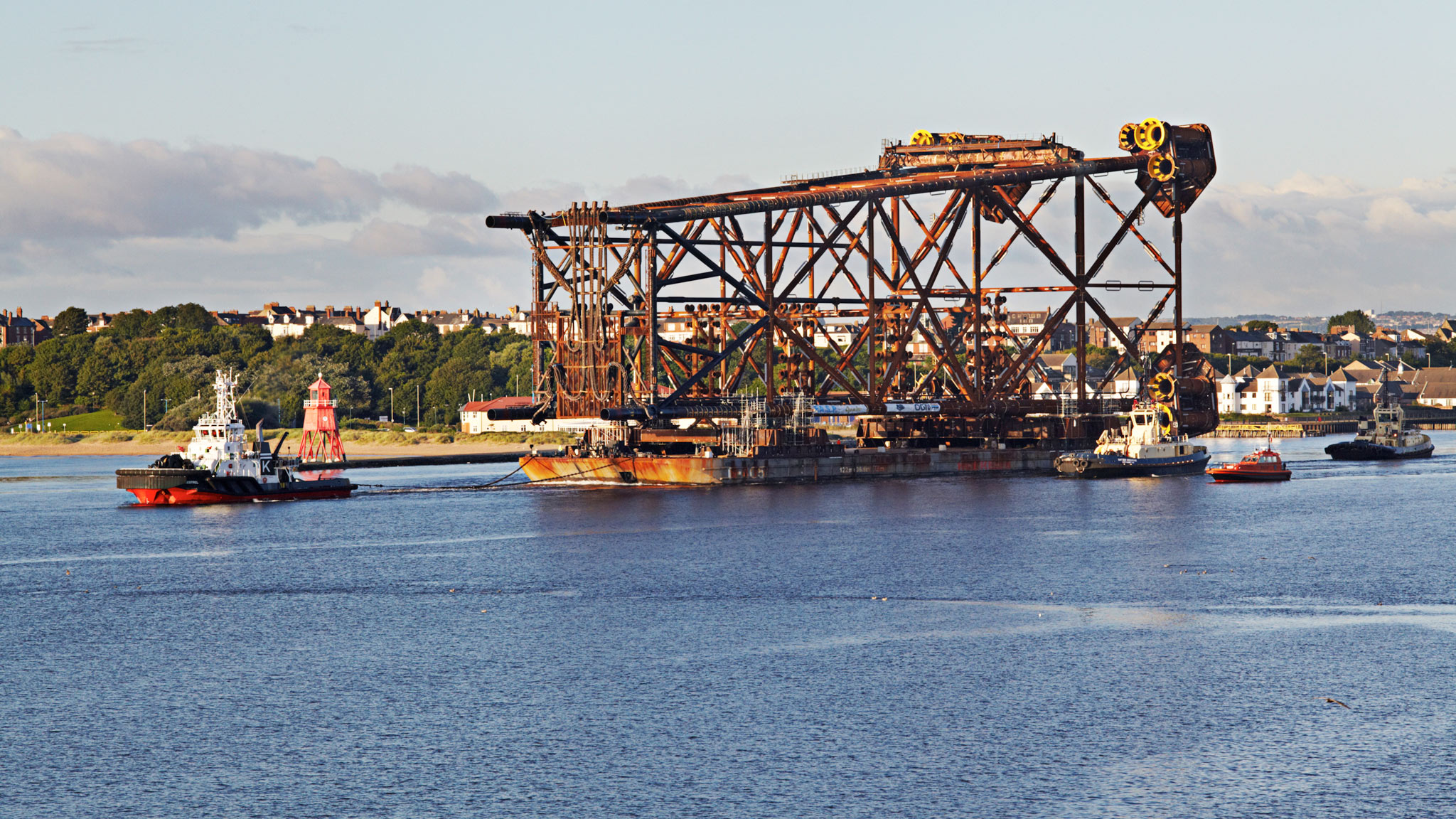 Oil rig built in Newcastle sets sail for North Sea