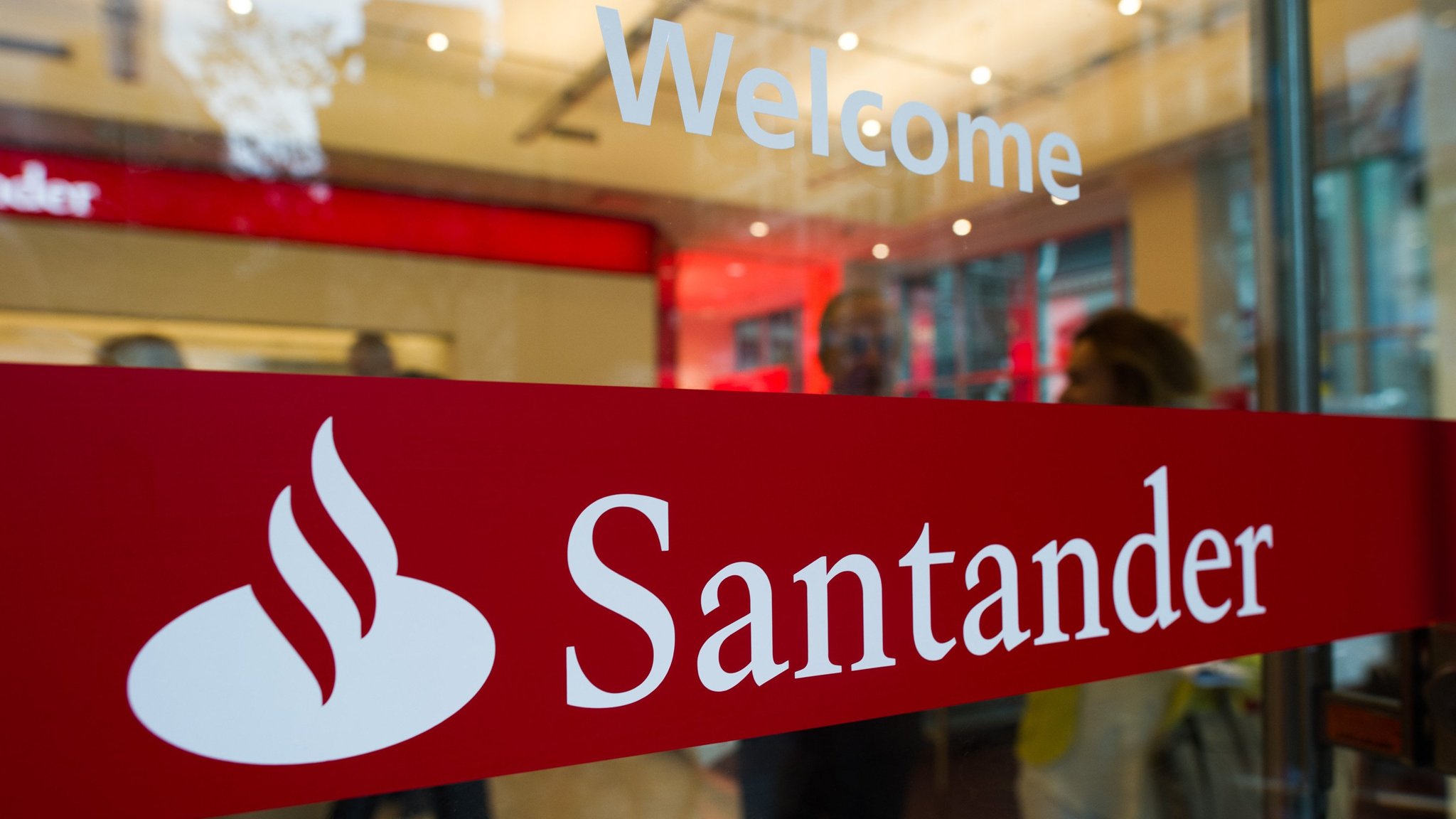 Santanders Earnings Rise Despite Problems In Core Markets 7859