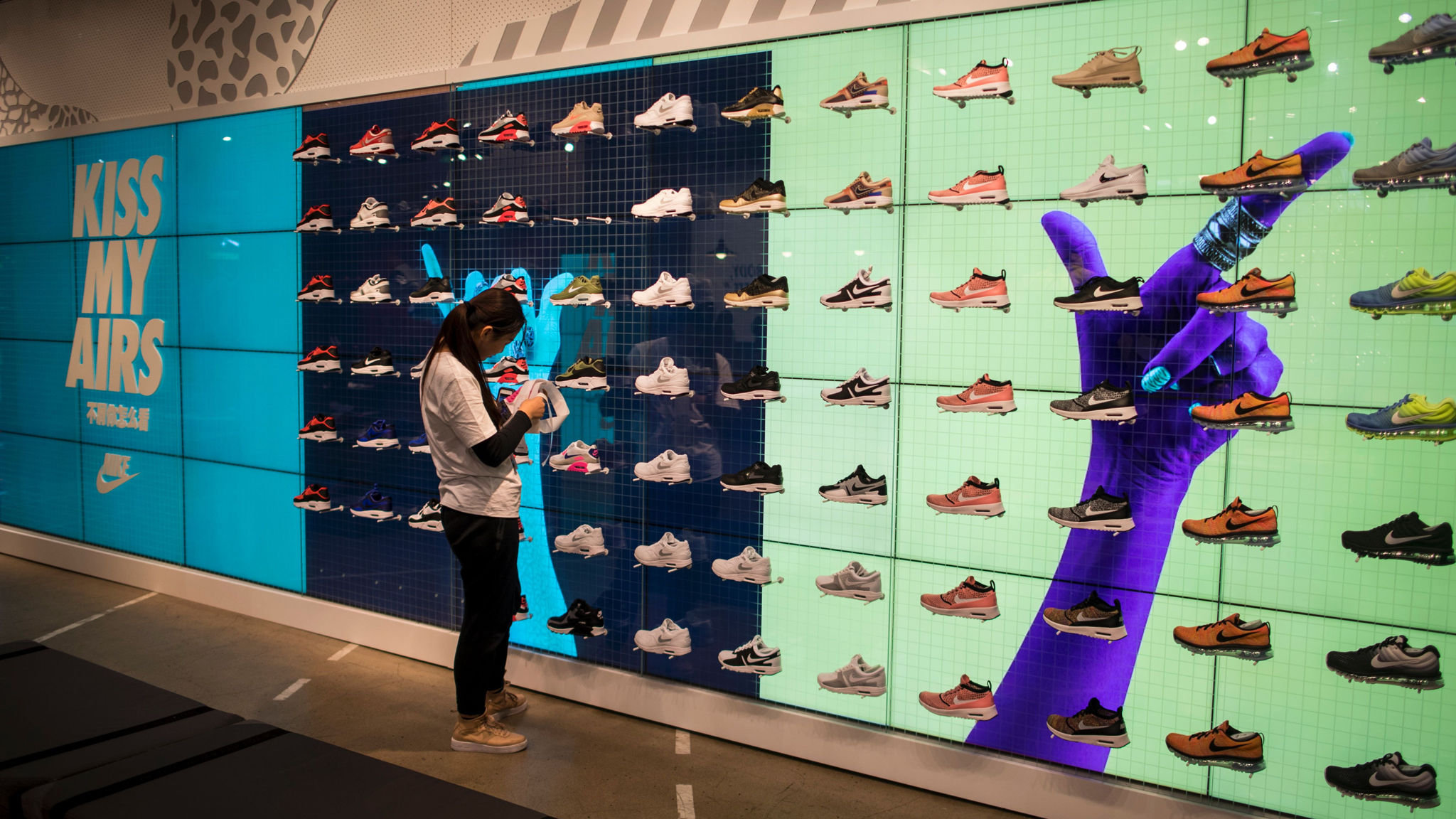 nike pulling out of stores