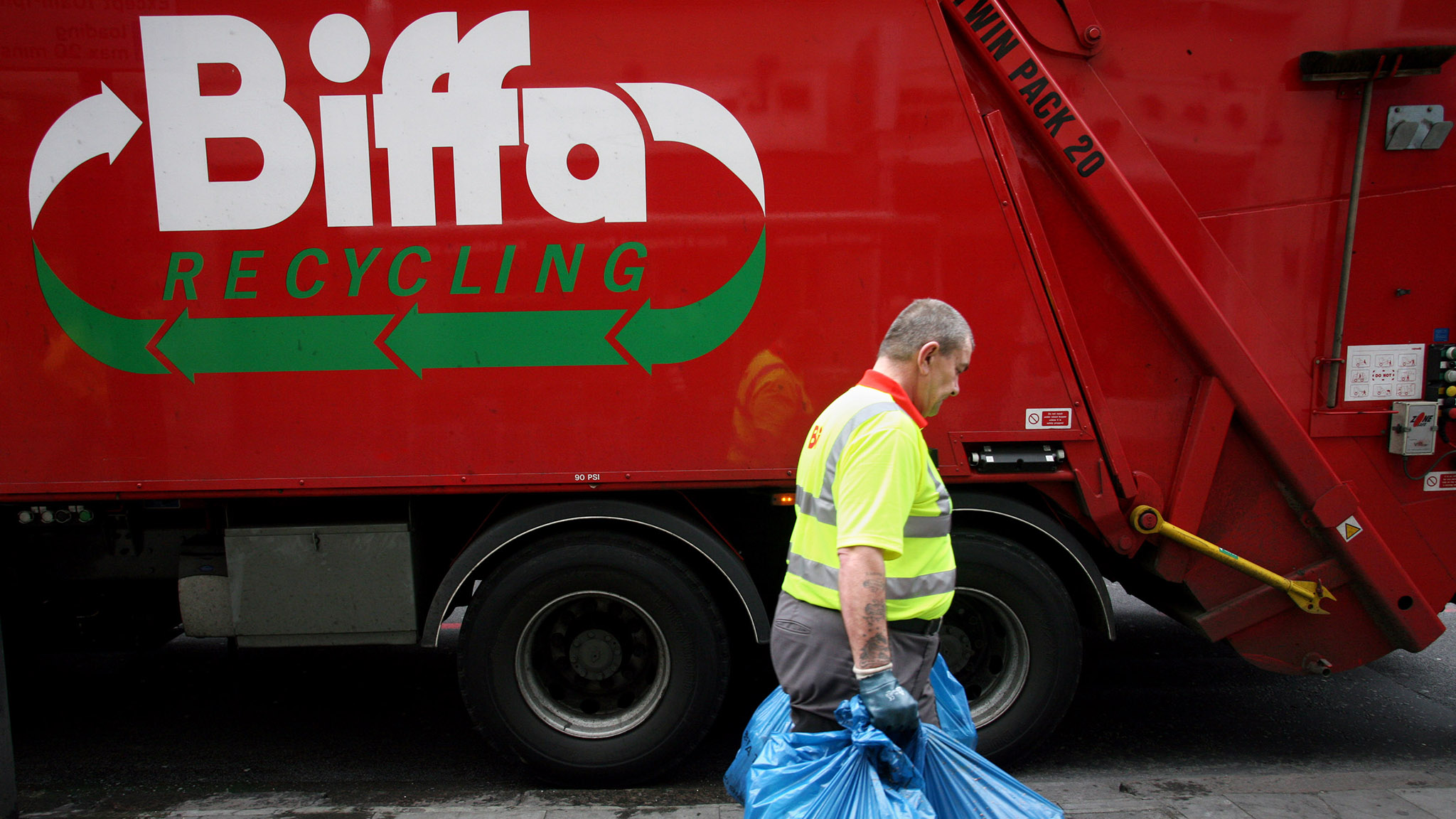 Biffa dragged into loss by cost of its flotation