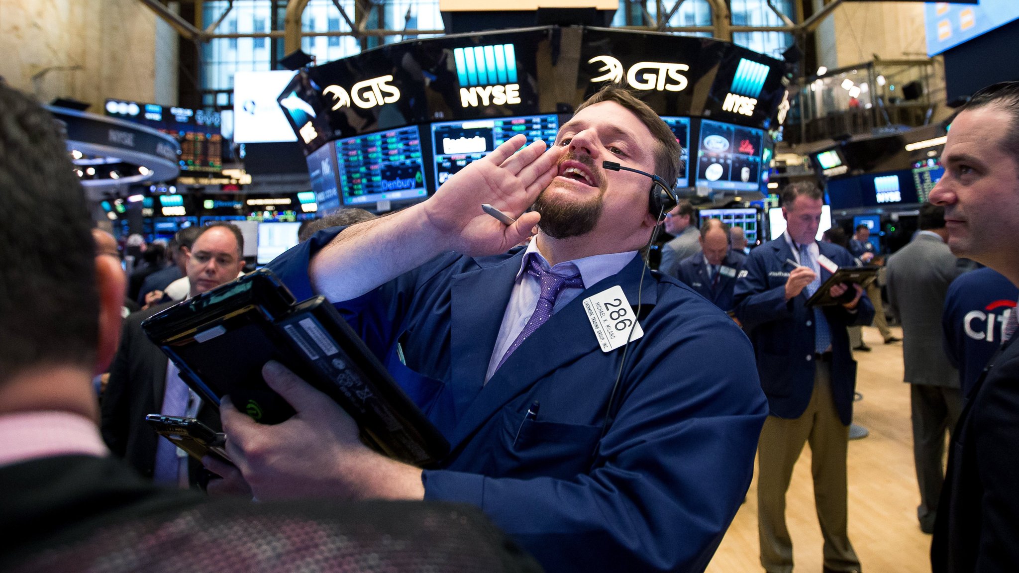 Investors should be wary of overvalued US stocks