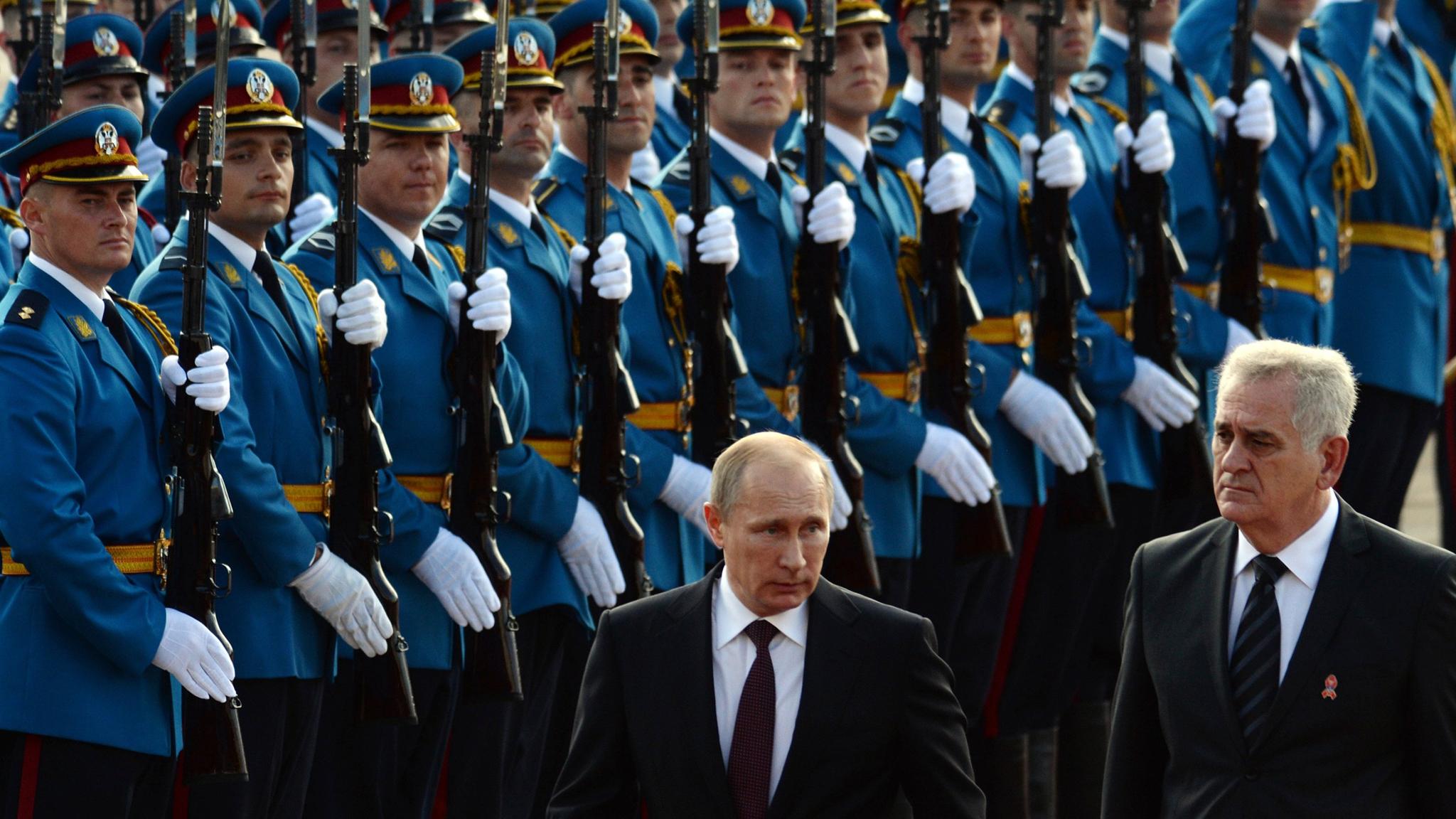 Serbia caught between Russia and the west