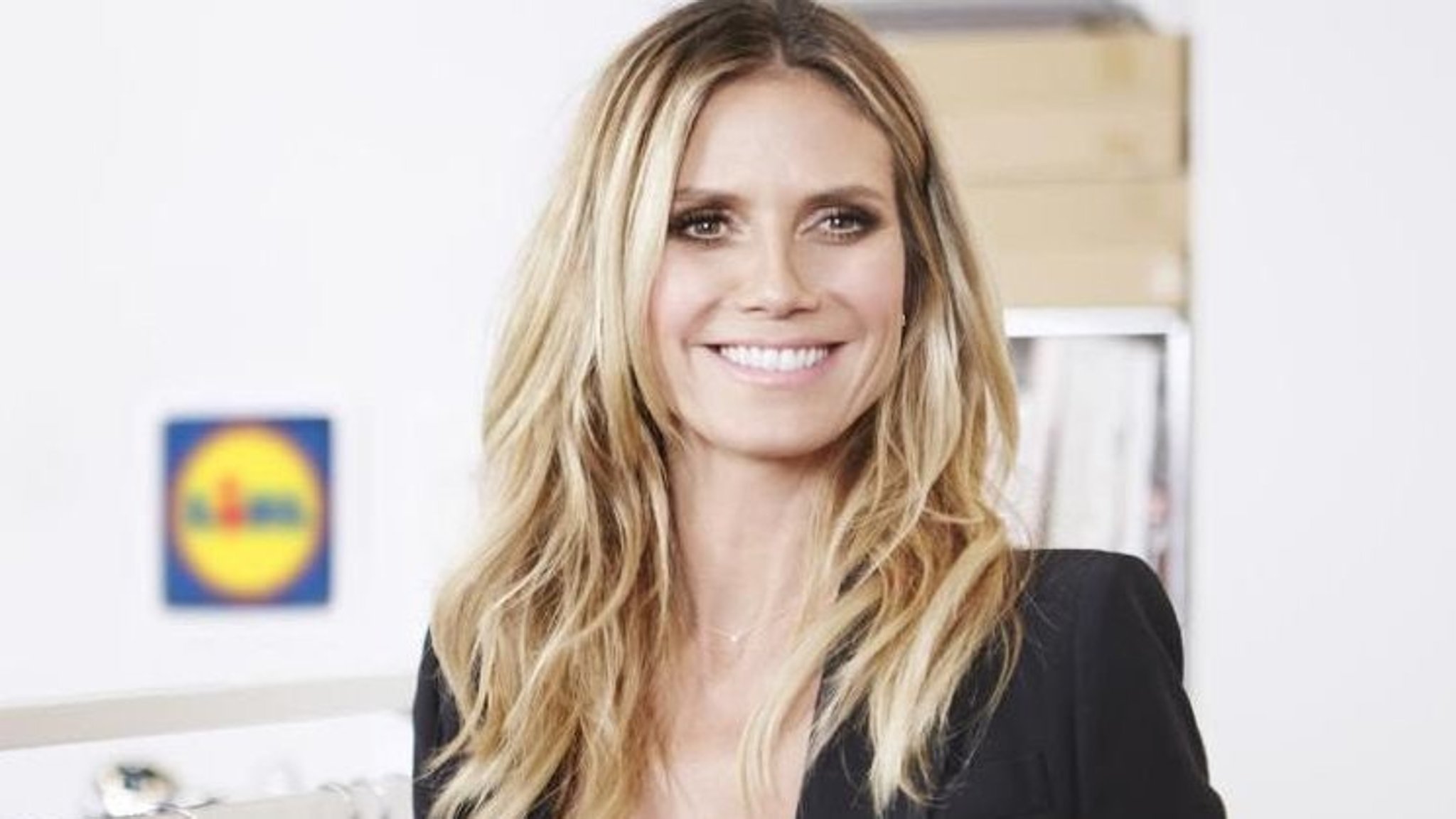 Lidl To Launch High End Fashion Line With Supermodel Heidi Klum Financial Times