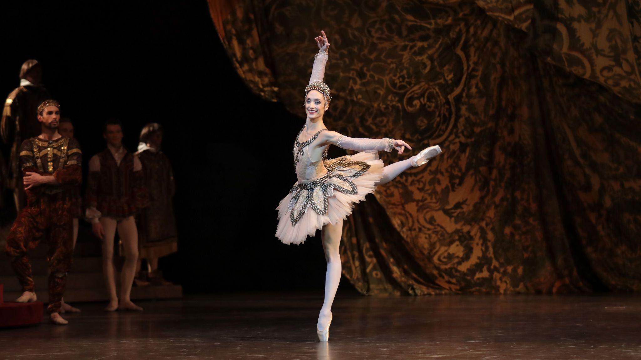 belofte agenda Steken Paris Opera Ballet strikes disrupt Nureyev's Raymonda | Financial Times