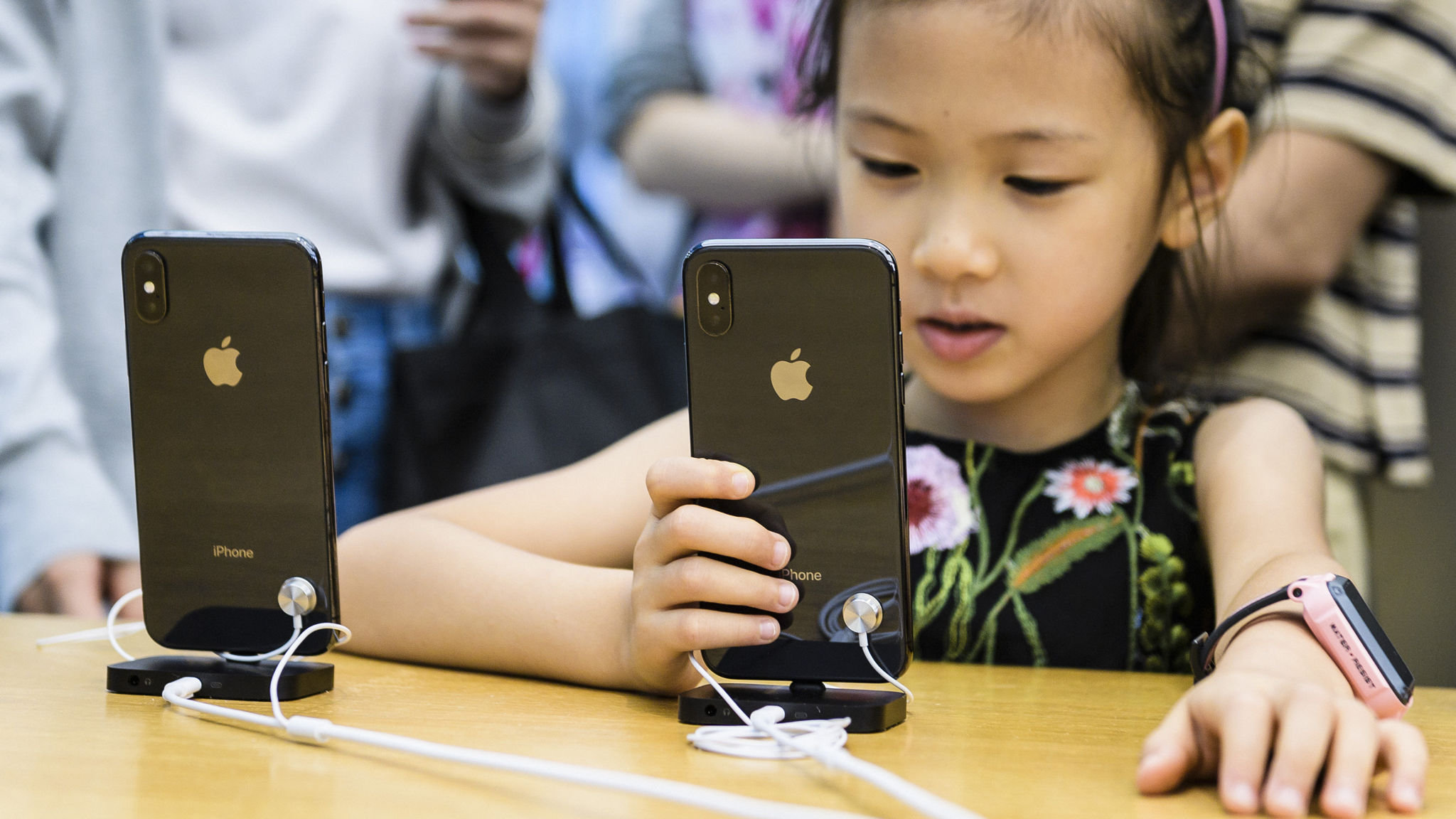 Cash Converters Advert Girl Download Free For Iphone