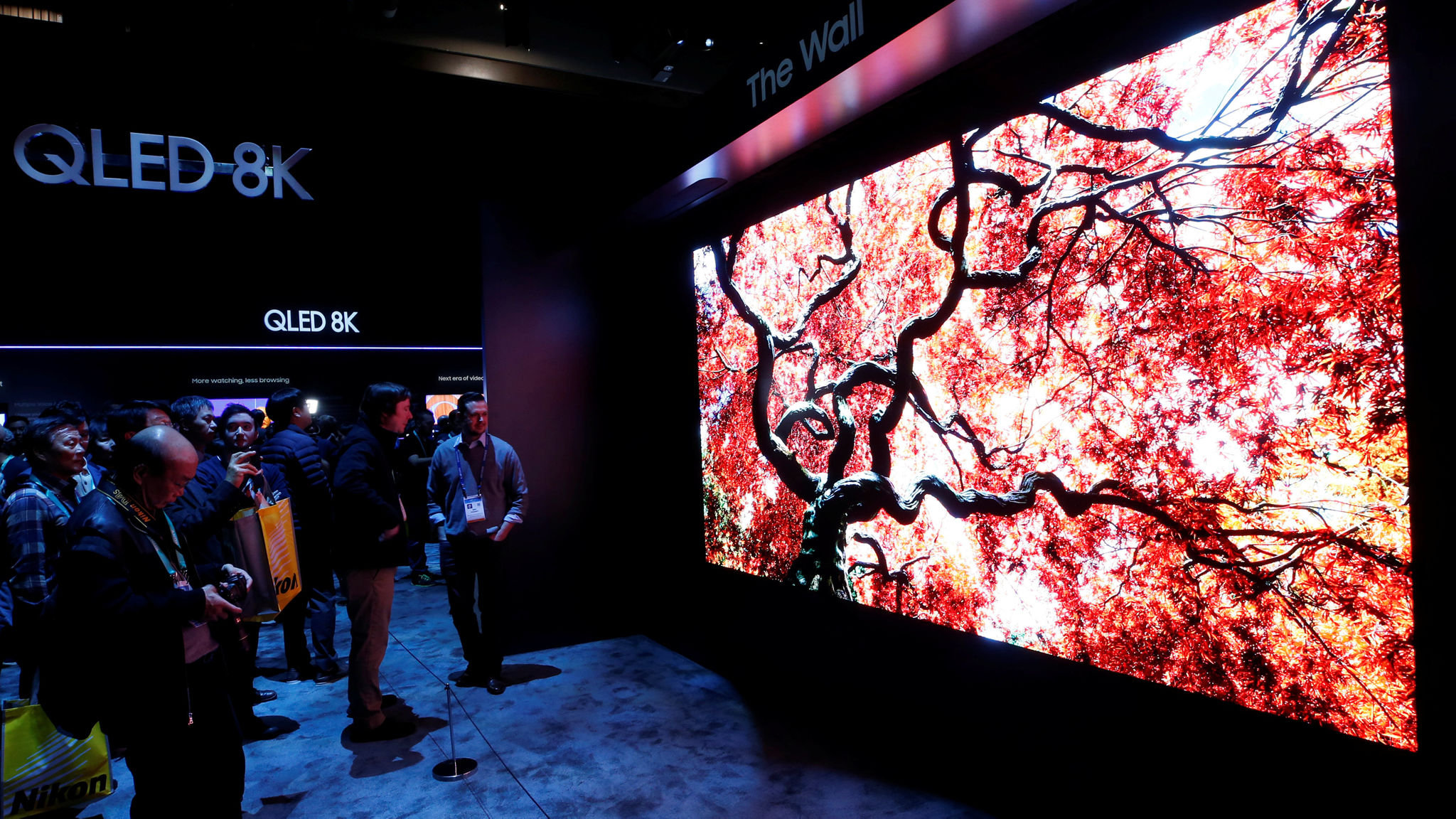 The World’s Largest 8K Display Has No Bezel At All