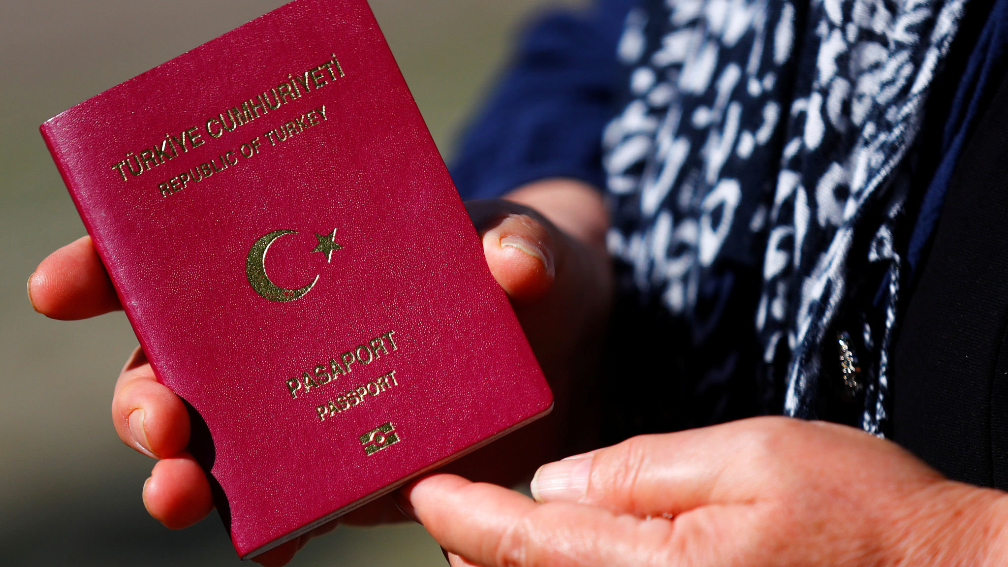 real-turkish-passport-online-documents-banknotes