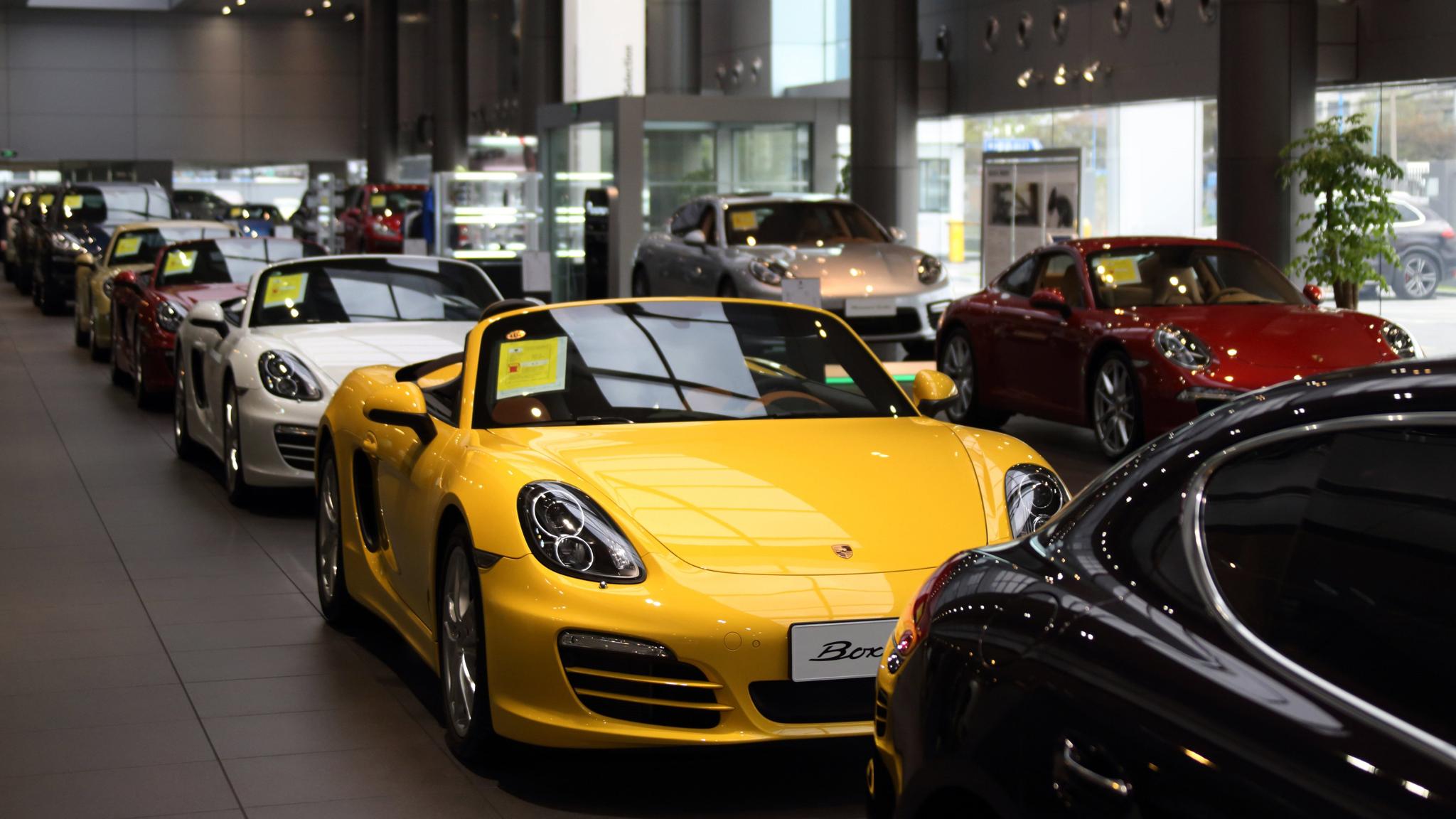 hedge funds file 1 8bn lawsuit against porsche board members financial times income tax basis statements