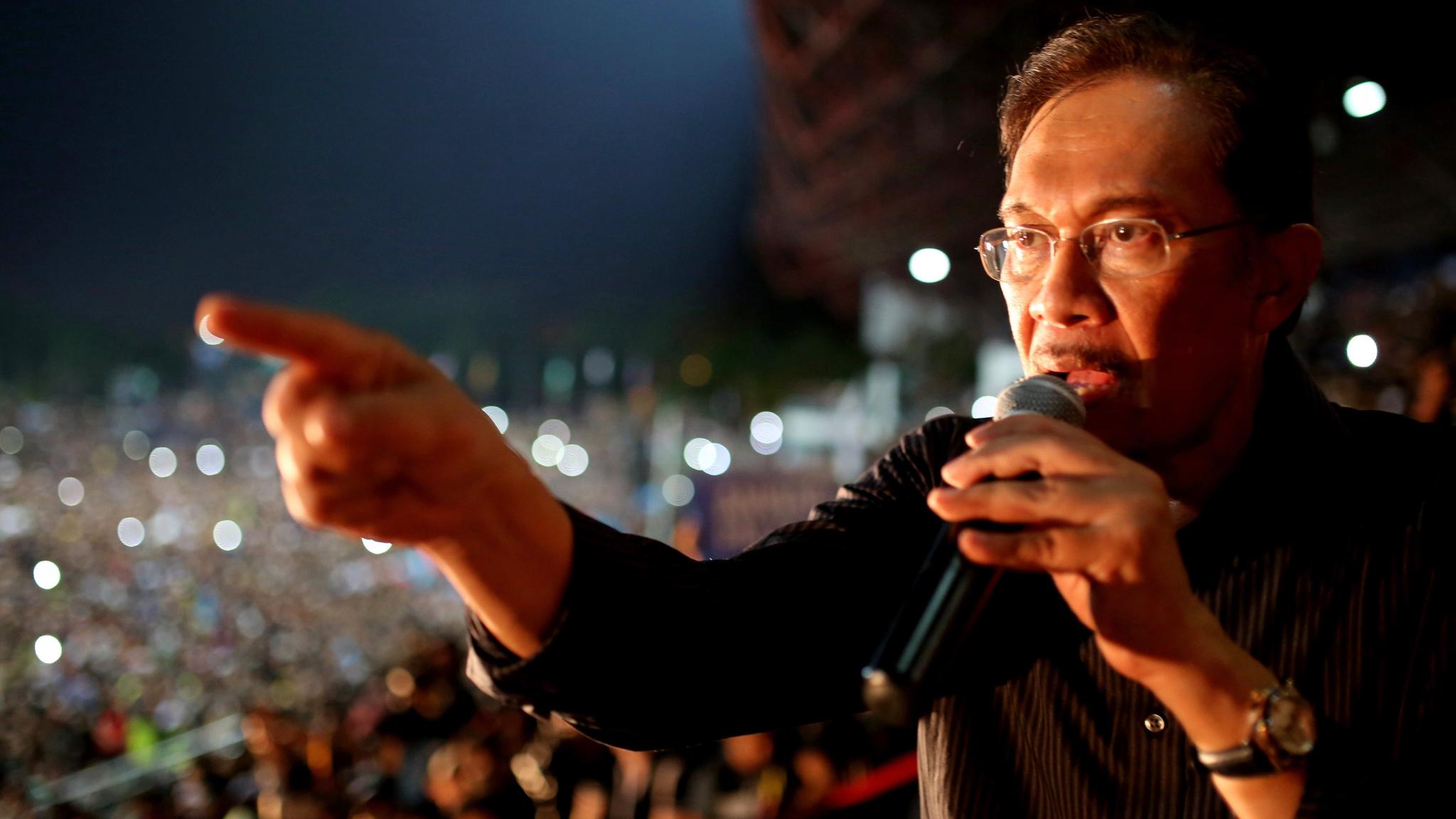 Anwar's plight intersects with missing airliner case | Financial Times