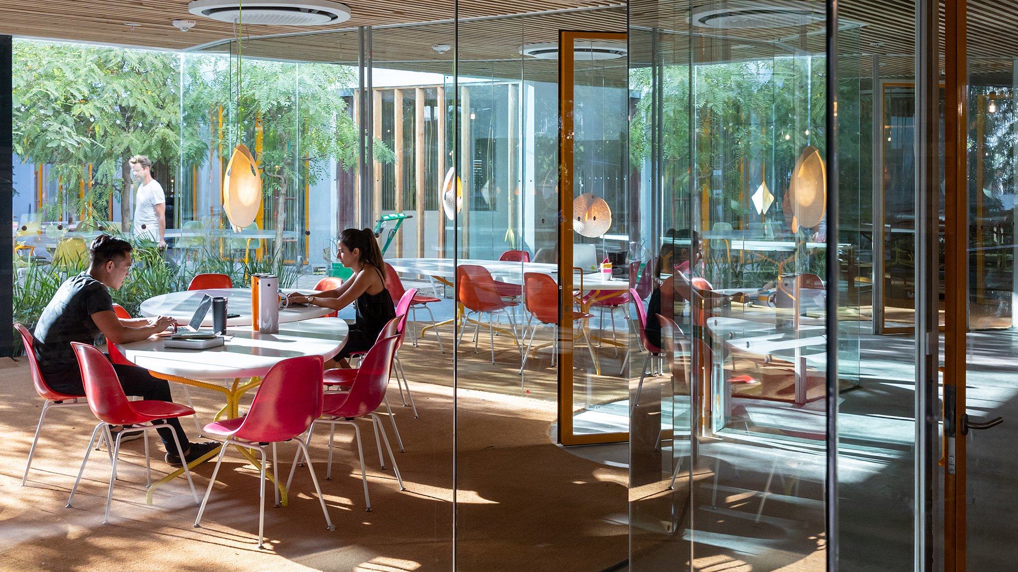 Reimagining The Workplace Office Design Blurs Boundaries Between Work And Home Financial Times