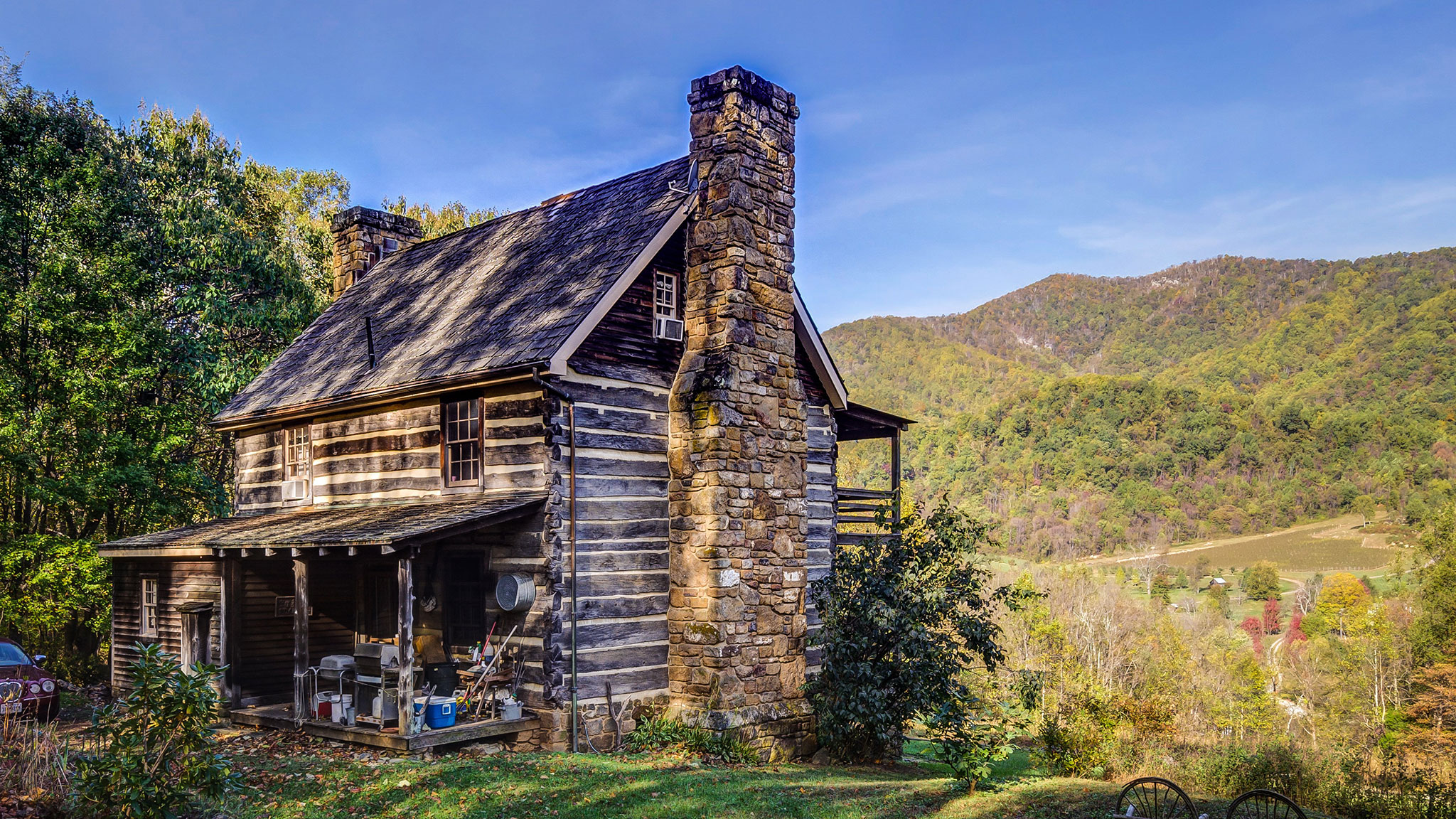 The Craftsman Who Builds Traditional Log Cabins For City Escapees