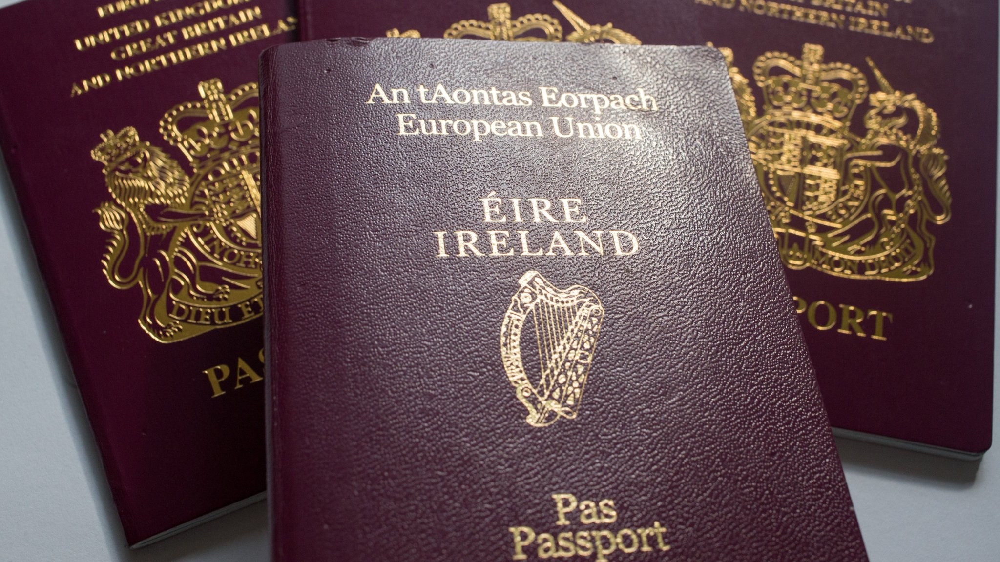 uk-citizens-flock-to-apply-for-irish-passports