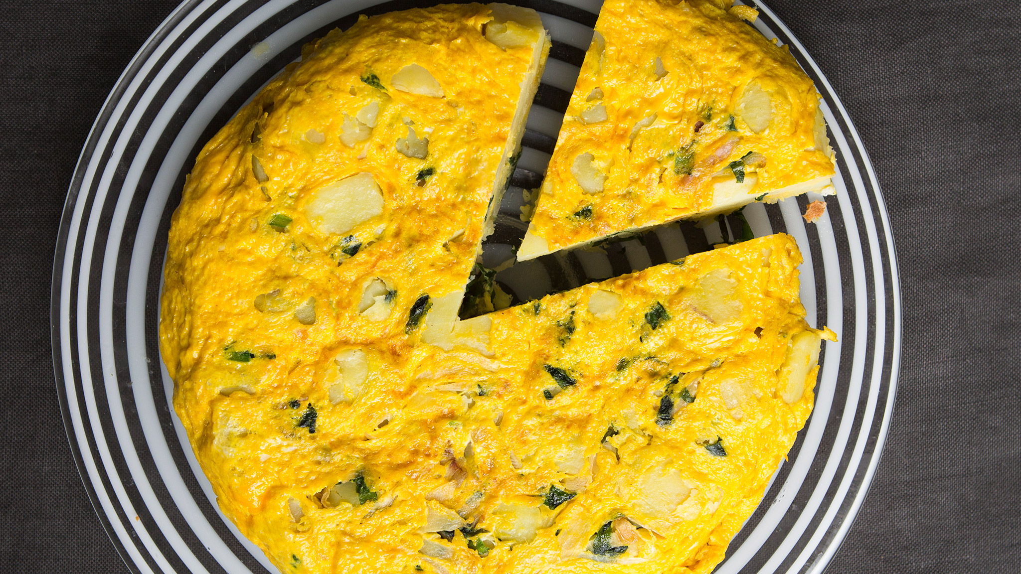 Recipe tortilla with wild garlic