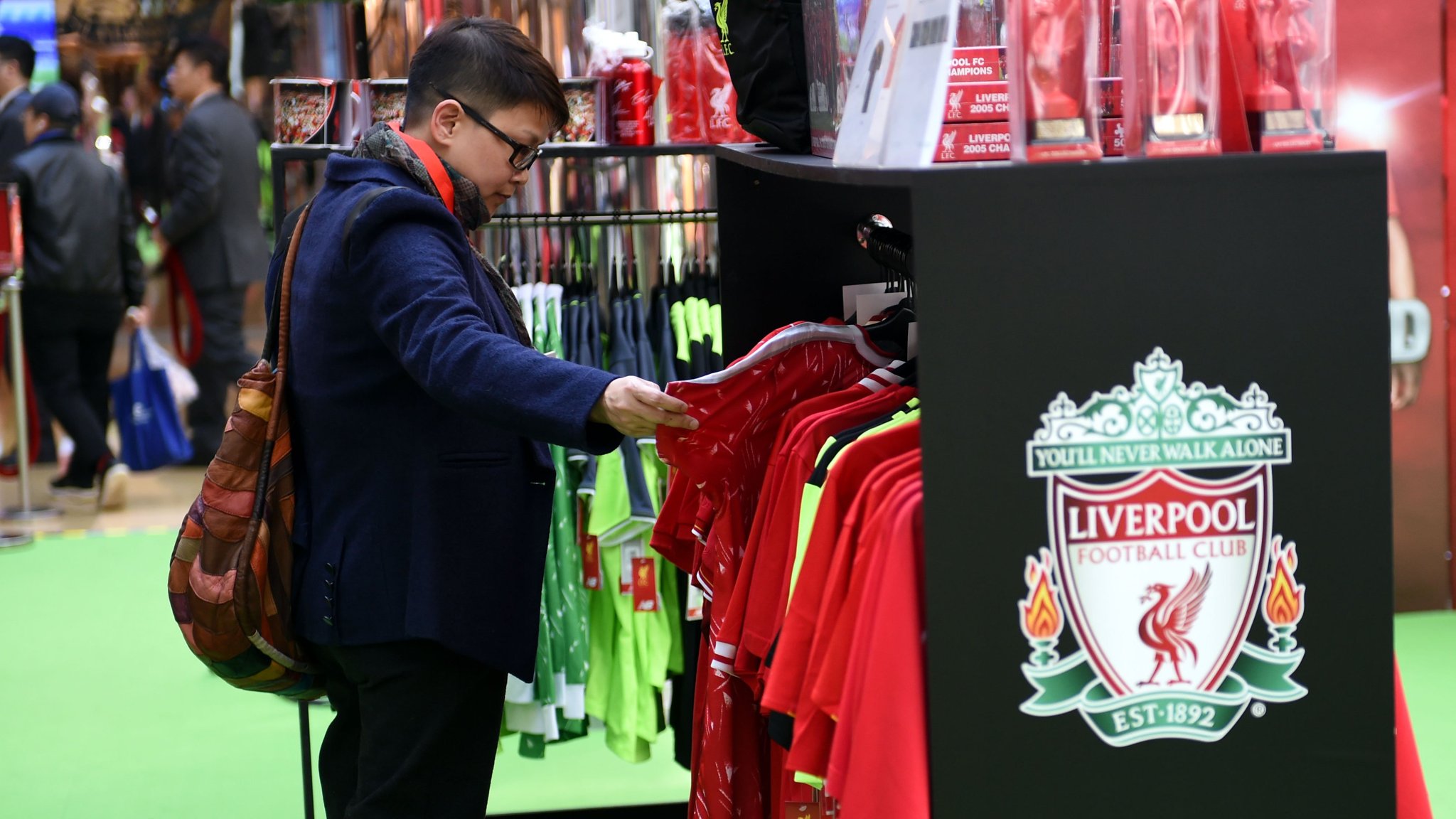 Liverpool FC tackles China fakes with cut-price football shirts