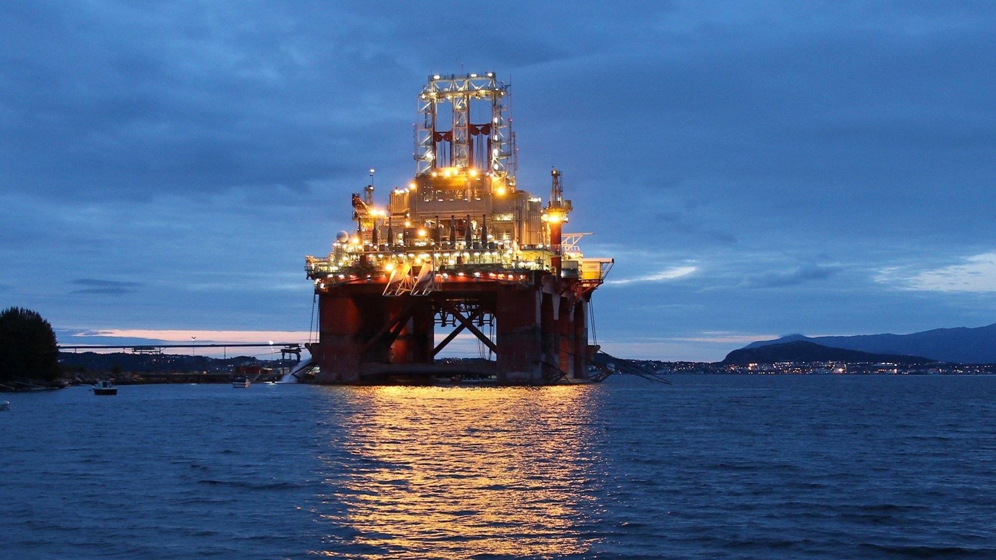 Norway’s oil fund urged to invest billions more in equities