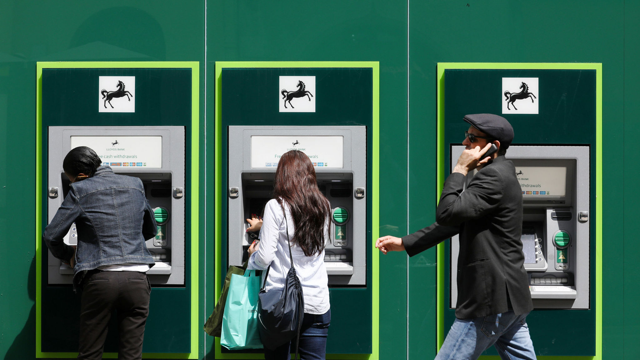 Lloyds Warns Profitability To Fall As Low Interest Rates Take Toll