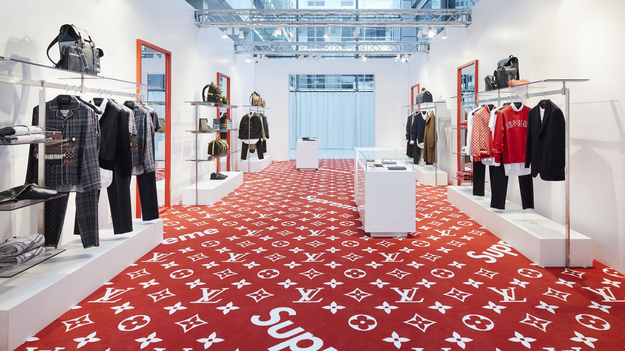 Resellers pounce on Supreme-Louis Vuitton | Financial